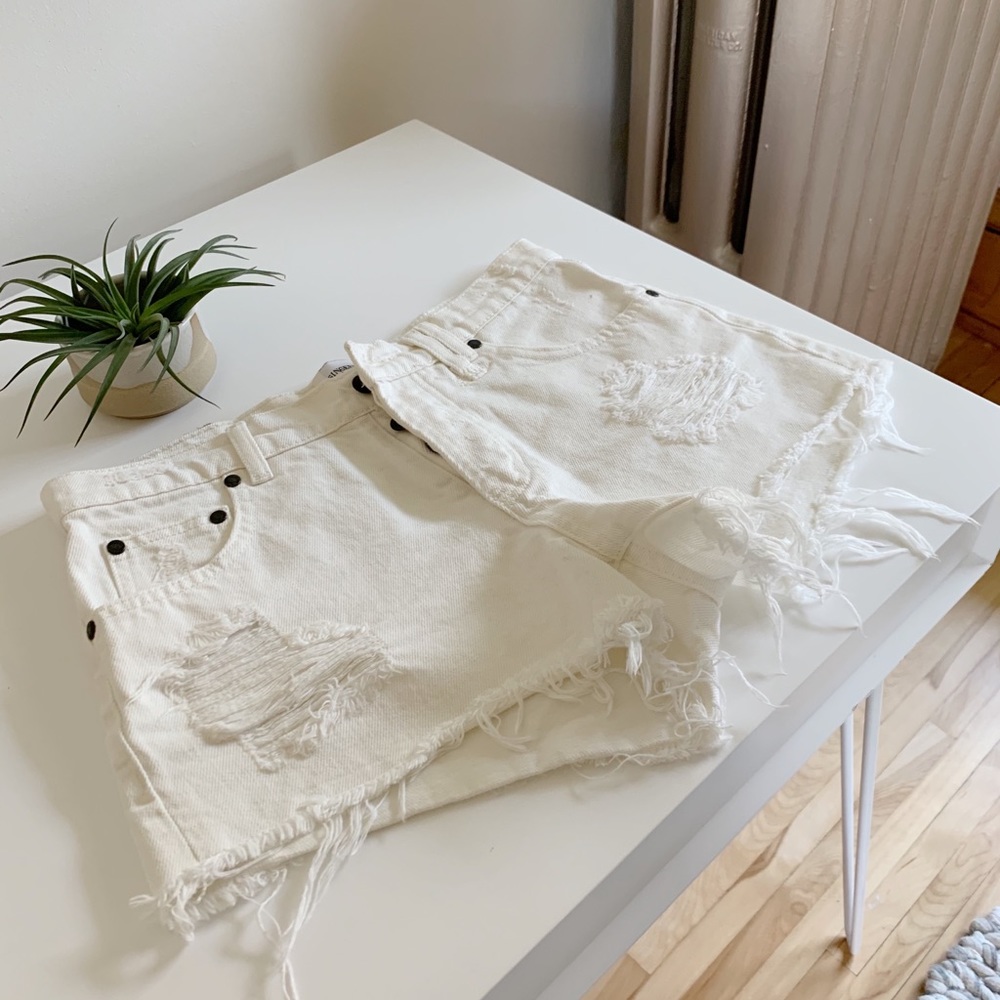 Sincerely Jules Riley Denim Cutoff Short in White